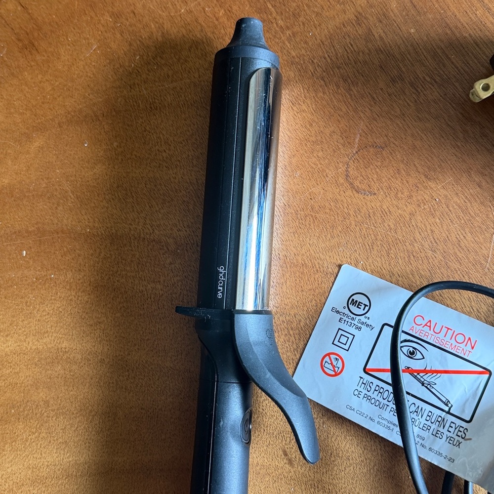 GHD Soft Curl 1.25” Curling Iron - Picture 4 of 6